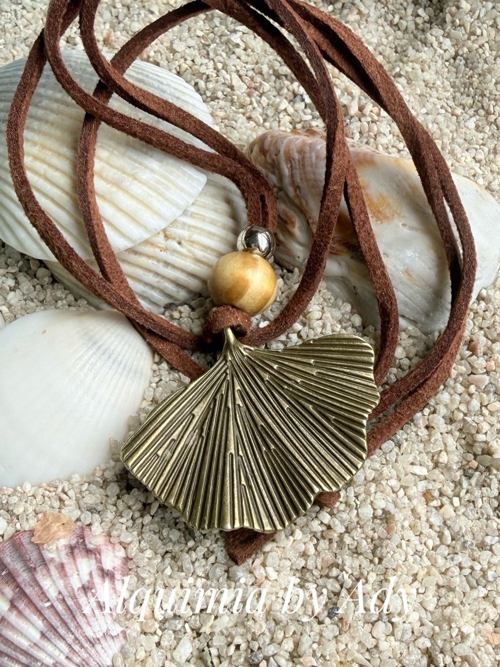 Alquimia Brass Ginkgo Leaf Pendant Necklace in Brown and Gold
